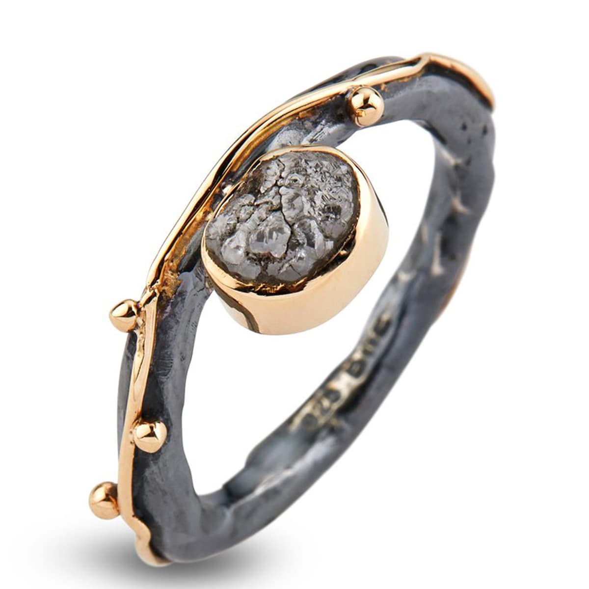 50110218_Ring_Louise_ByBirdie_packs_hos_jarl_sandin