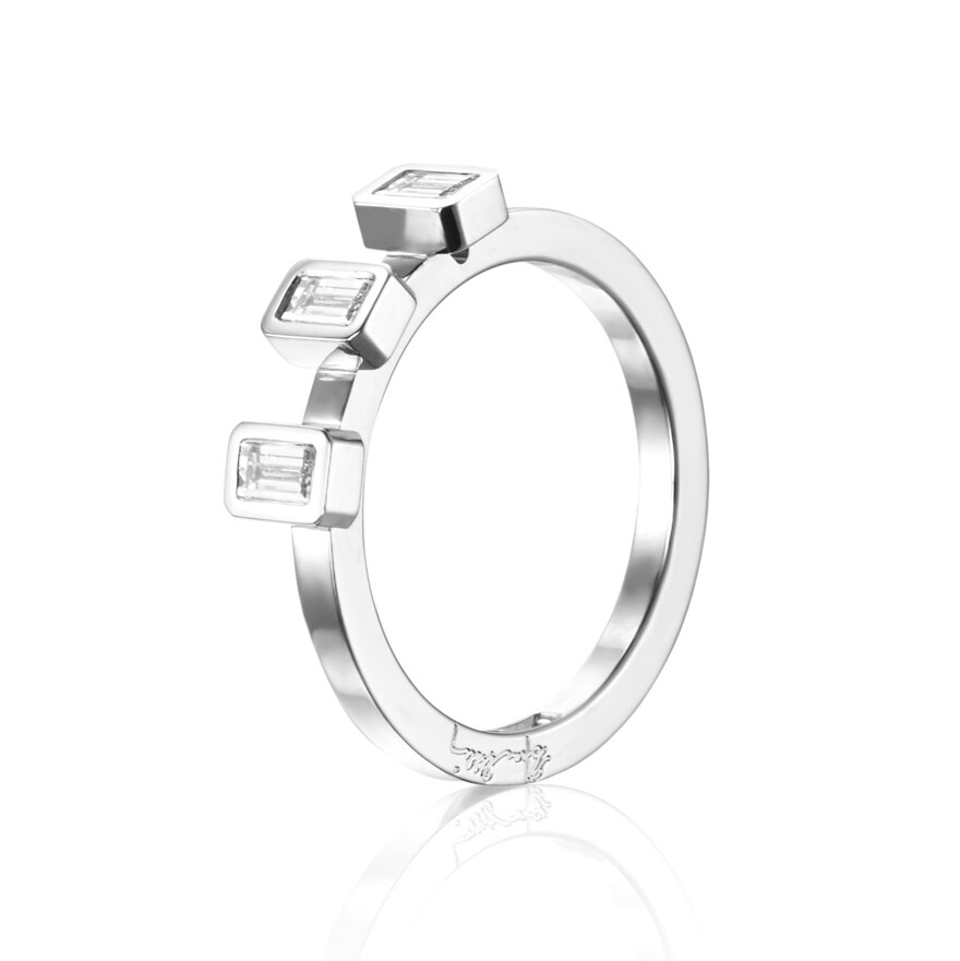 Efva_Attling_Baguette_Wedding_Ring_0.30_ct_13-102-01555(1)_hos_Jarl_Sandin