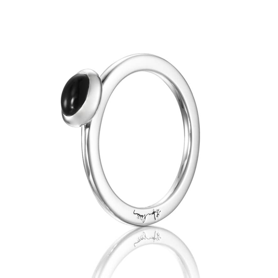 Efva_Attling_Love_Bead_Ring_Silver_Onyx_13-100-01578(1)_hos_Jarl_Sandin