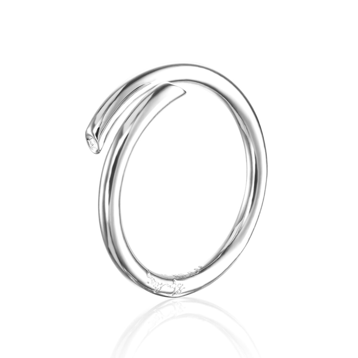 Efva_Attling_smycken_Hug Ring 13-100-01600 (1)_hos_Jarl_Sandin