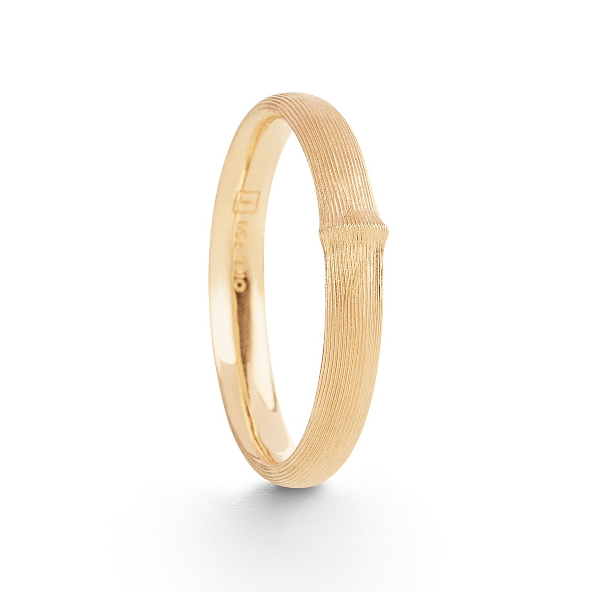 Ole_Lynggaard_A2689-401_Nature_mens_ring_yellow_gold_3,5_mm_satinised_hos_Jarl_Sandin