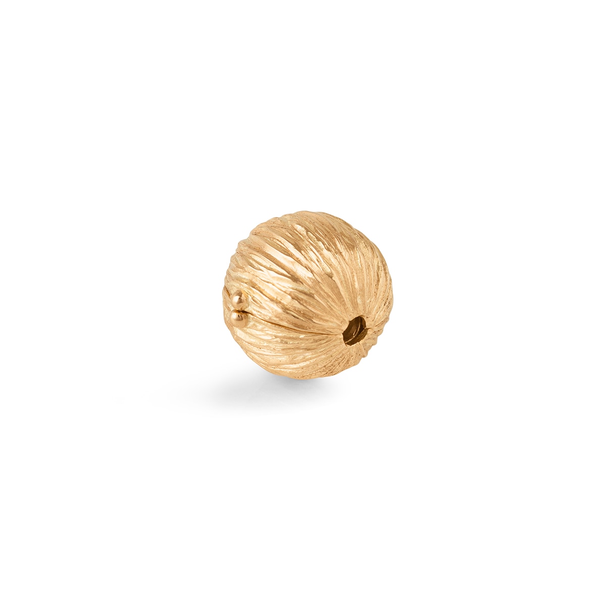 Ole_Lynggaard_Clasp_Globe_Large_Yellow Gold2_B1766-401_hos_Jarl_Sandin