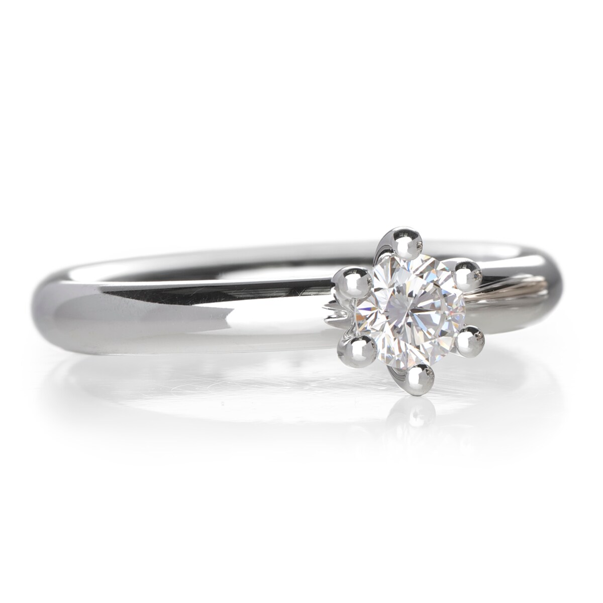 Dahlia Ring 0.15ct.